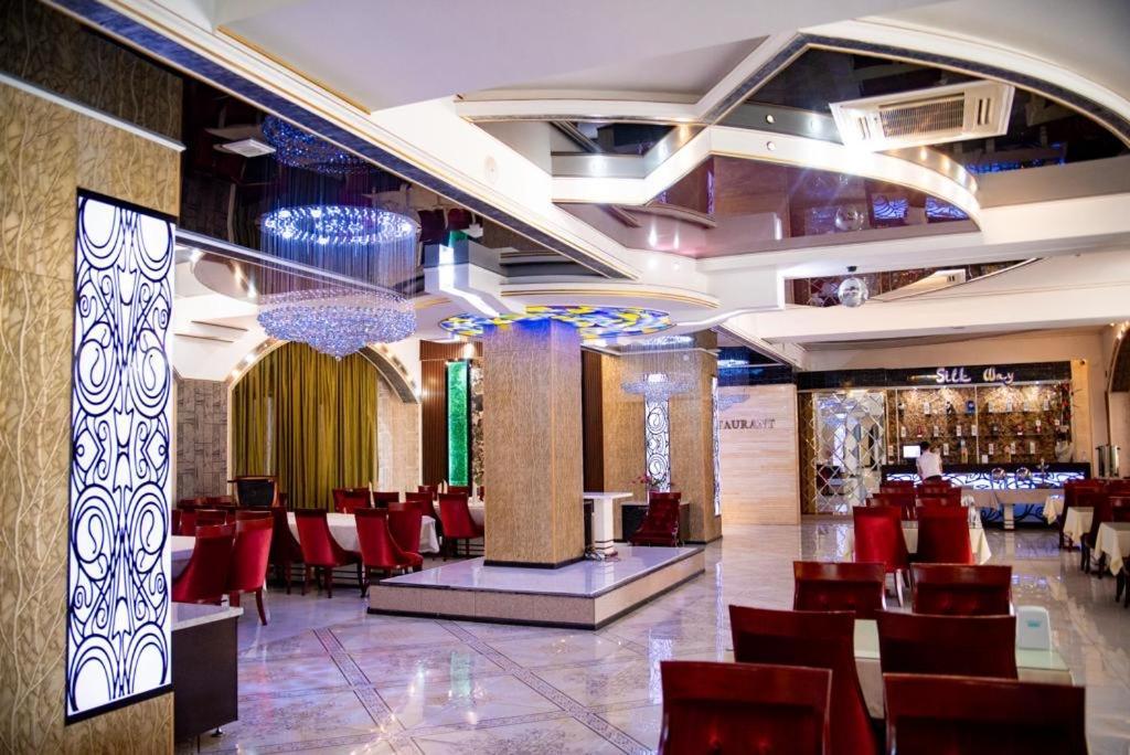 Hotel Zhibek Zholy Chimkent Extérieur photo