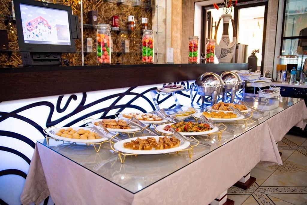 Hotel Zhibek Zholy Chimkent Extérieur photo