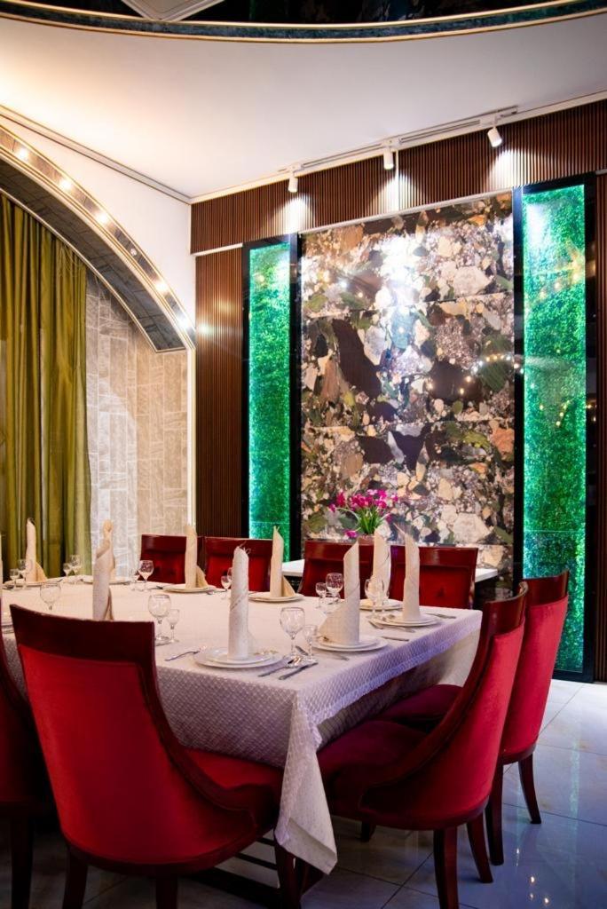 Hotel Zhibek Zholy Chimkent Extérieur photo