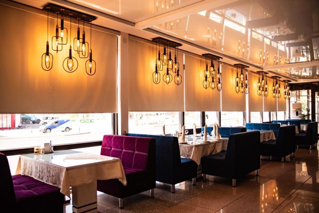 Hotel Zhibek Zholy Chimkent Extérieur photo